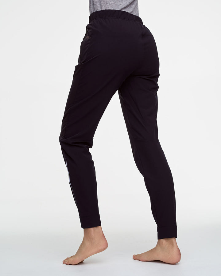 Tirill Pant (F)